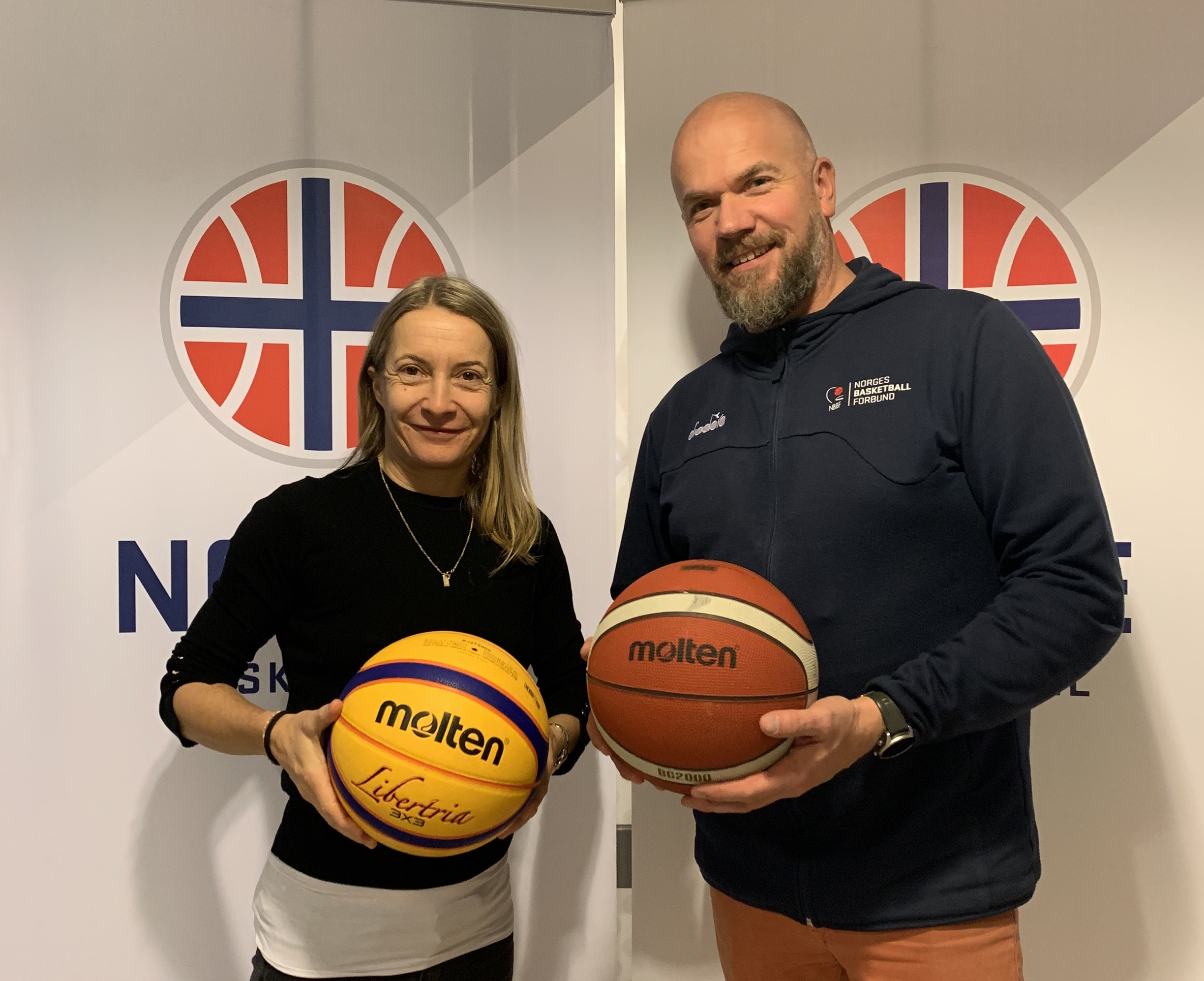 Ser frem til videre samarbeid.  Ilona Jambor fra Ultimate Nordic og Marius Holmgren markedsansvarlig i NBBF. 