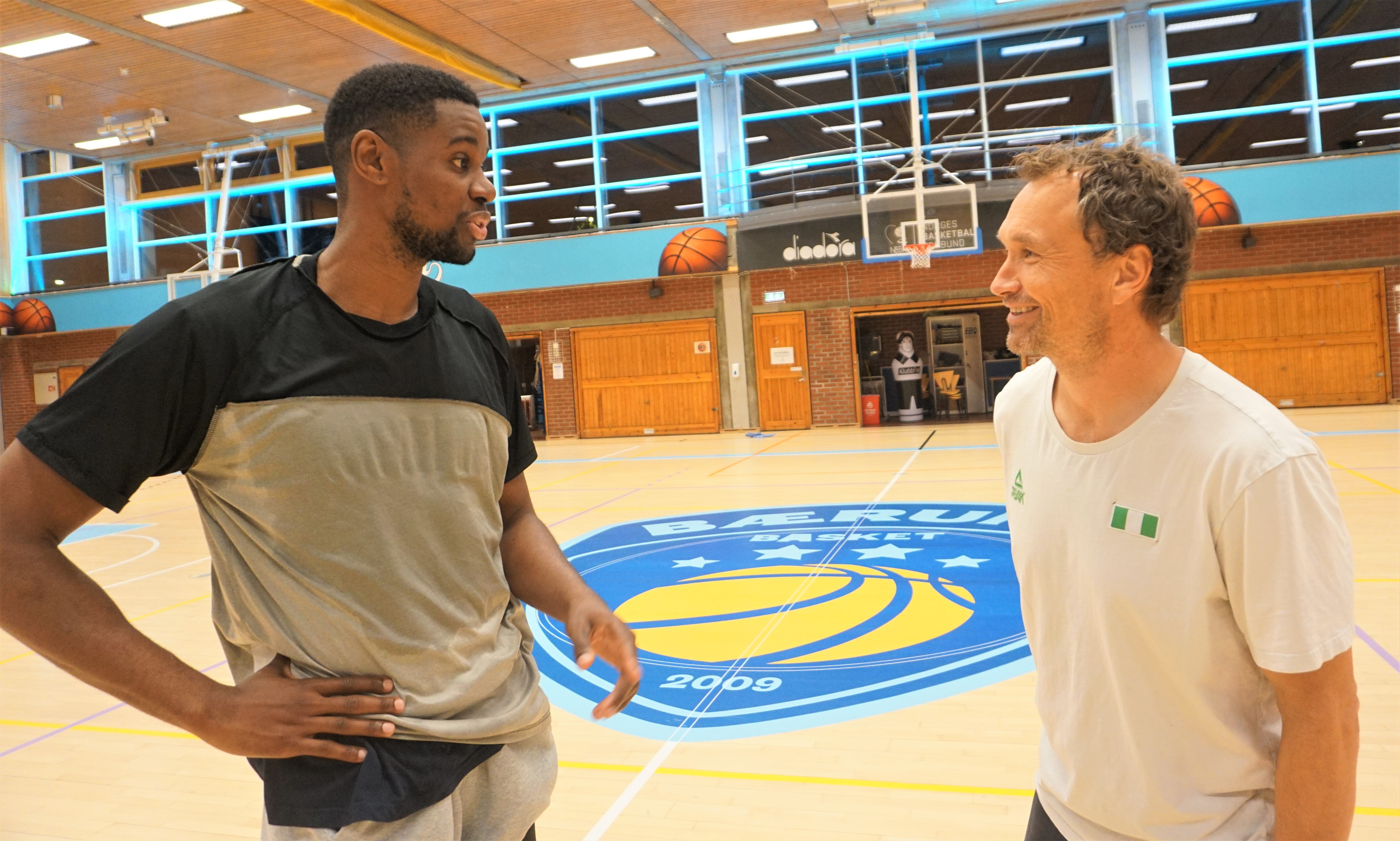 Yannick Anzuluni har spilt i toppligaene i Finland og Tyskland og har hatt flere sesonger i Sverige, der han ble kåret til beste spiller da Luleå slo Södertälje 4-1 i finaleserien i 2017. Den 2,04 m lange forwarden spiller også for Kongos landslag. Nå blir han Bærums og trener Mathias Eckhoffs nye trumfkort i BLNO. 
FOTO: ARILD SANDVEN
