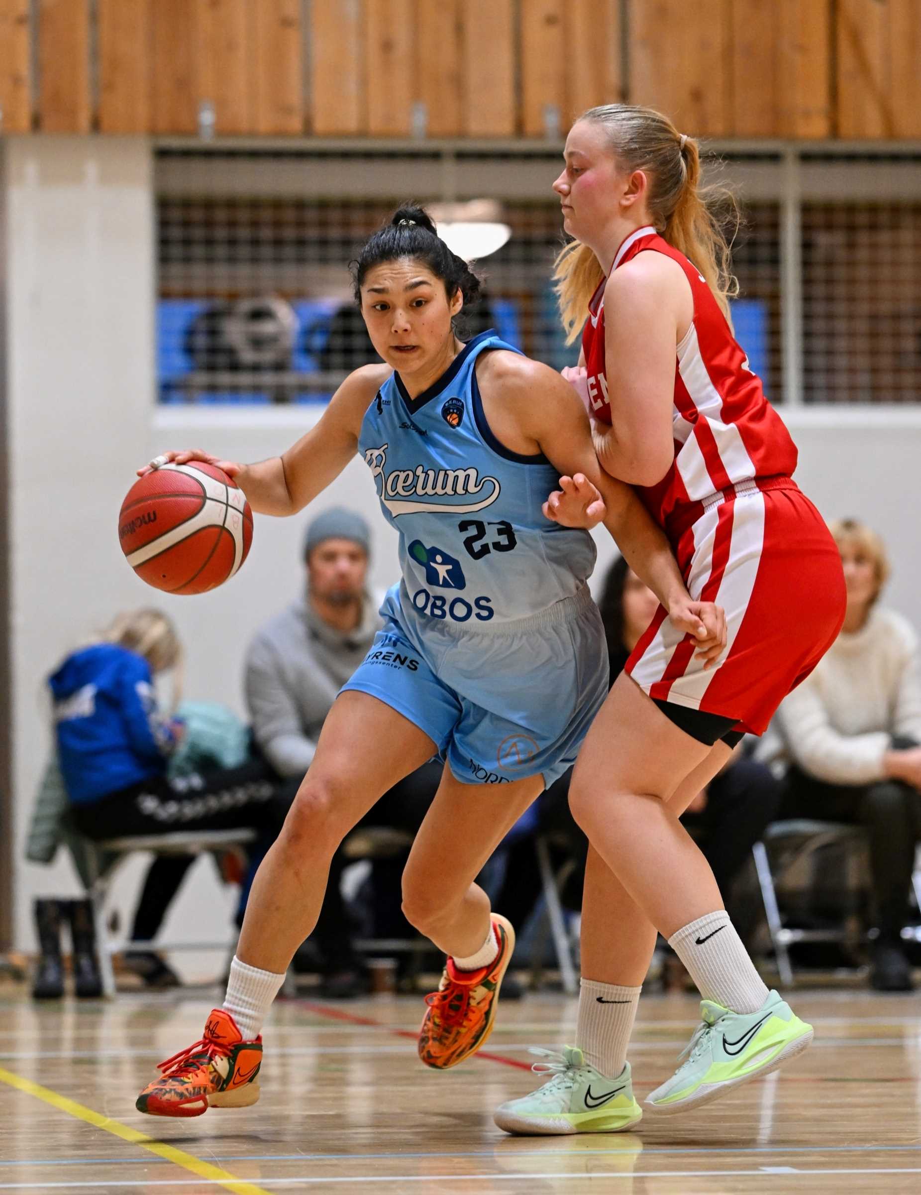 Makana Stone og Bærum stoppet Ulrikens seiersrekke på 21 kamper med 58-48 i Landåshallen søndag. Bildet er fra lagenes møte i samme hall i januar, med Synne Jacobsen i forsvar for Ulriken Eagles.
FOTO: KJELL EIRIK HENANGER 