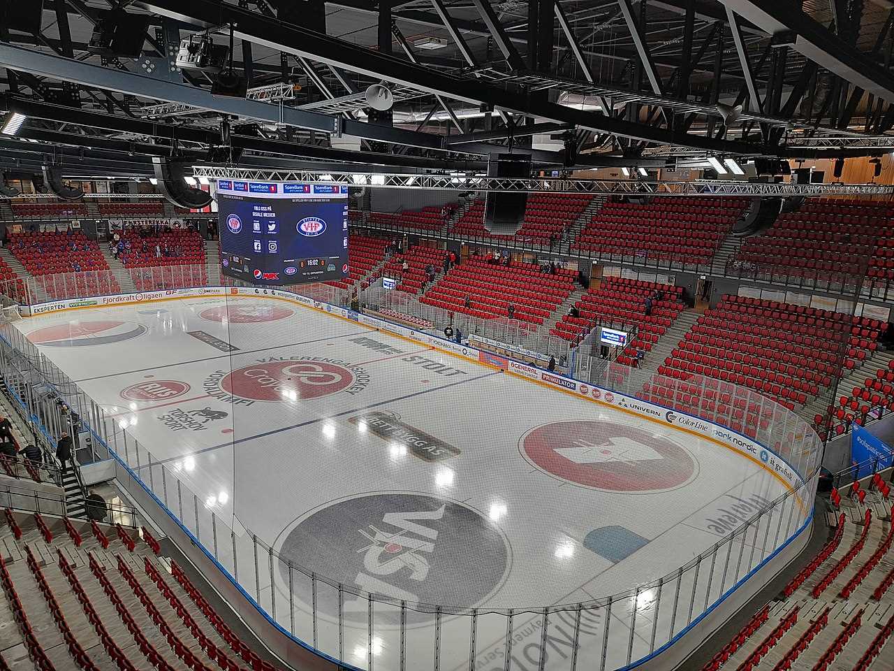 Jordal Amfi har plass til 5300 tilskuere og blir omgjort til basketarena når Norge og Danmark møtes i gruppefinale søndag 3. juli.
FOTO: OSLO KOMMUNE
