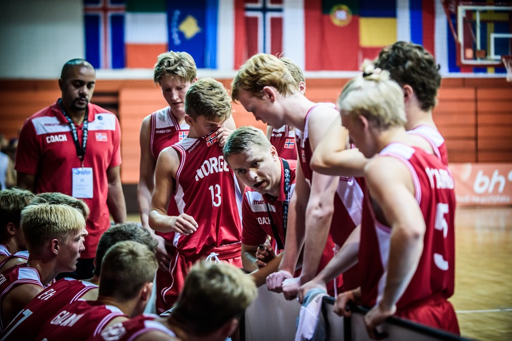 trener timeout ungdom landslag basket.jpg