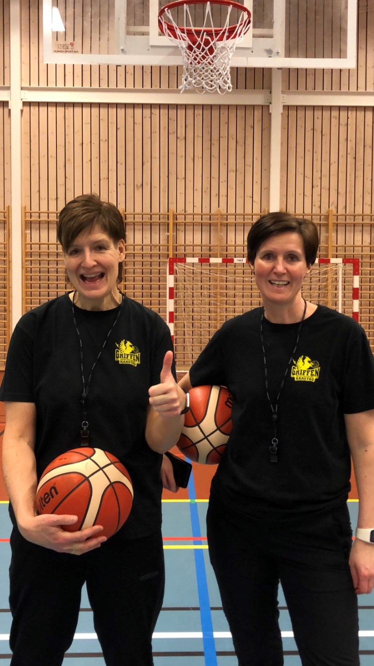 Amanda Spry Hansen (til venstre) og Wenche Georgsen dro rett på trening i Seljestadhallen etter at de fikk vite at de er tildelt NBBFs hederpris for 2020.
FOTO: PRIVAT