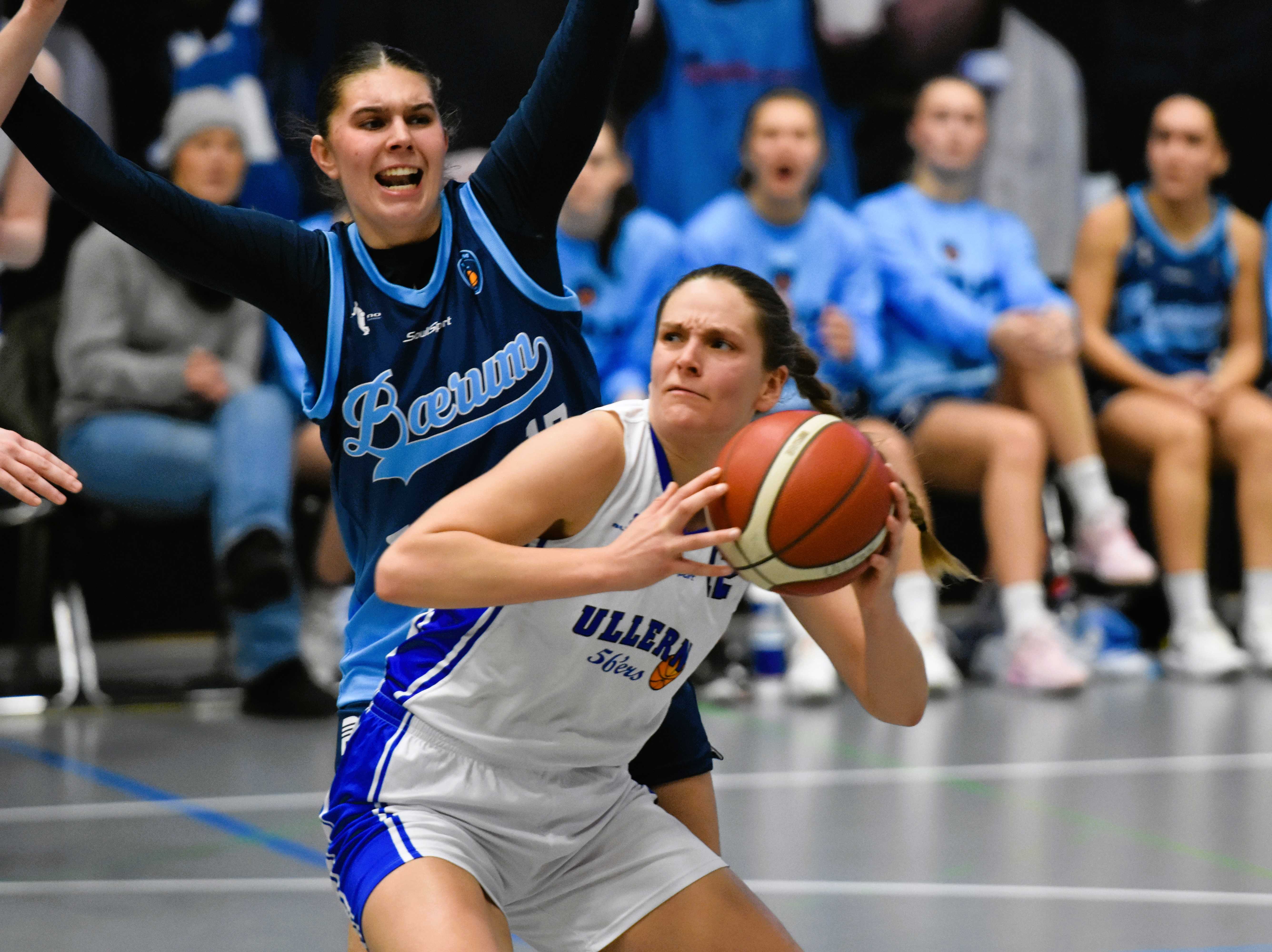 Tori Solberg Halvorsen var vrien å få tak på for Mathea Lindbråten og resten av Bærum-spillerne.
FOTO: MARIANNE MAJA STENERUD 