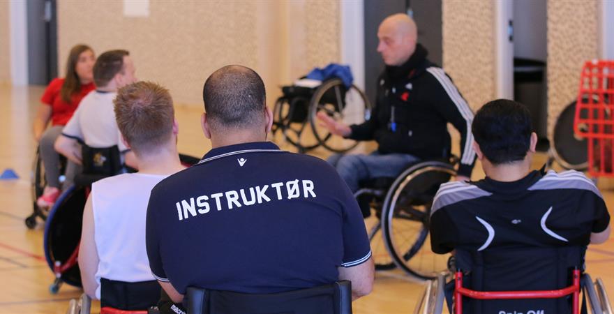 Med den ny pedagogiske tilgang på trenerutdanningen i Norsk Idrett gikk kurslærere og instruktør over til en ny rolle som Trenerutviklere (TU)