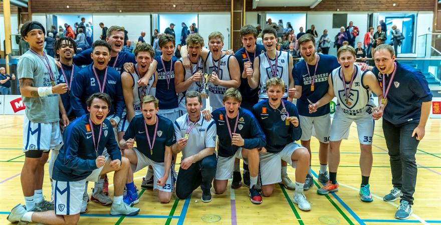 ​Kongsberg Miners jubler for gull i U19-NM på hjemmebane. 