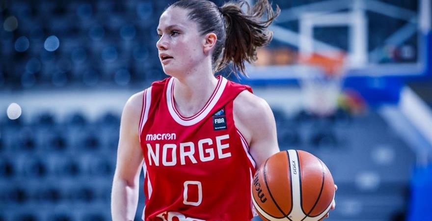 ​Selma Freng Sørensen hadde en god kamp for Norge med 6 poeng, 5 returer, 2 assists og 1 steal. Kjelsås-guarden satte også 3-poengeren som ga 51-51 mot Bulgaria 42 sekunder før slutt.